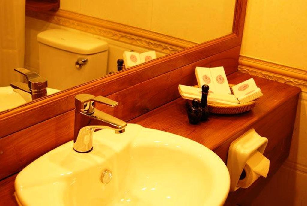 Raza Gyo Hotel Bagan Buitenkant foto