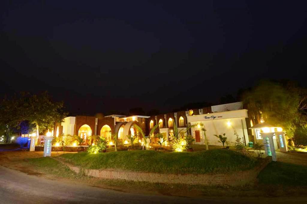 Raza Gyo Hotel Bagan Buitenkant foto