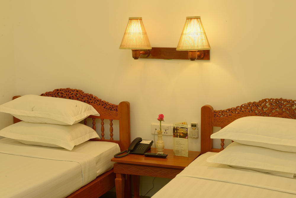 Raza Gyo Hotel Bagan Buitenkant foto