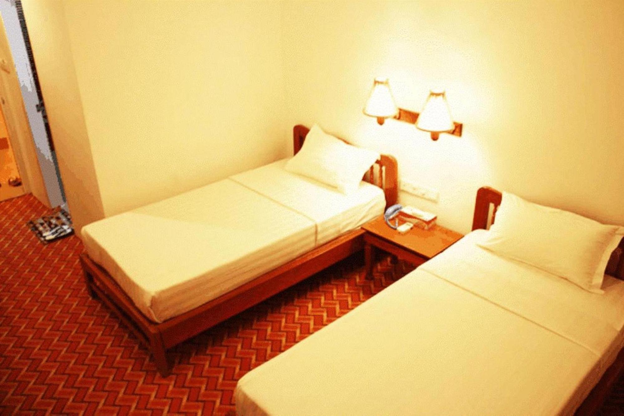 Raza Gyo Hotel Bagan Buitenkant foto