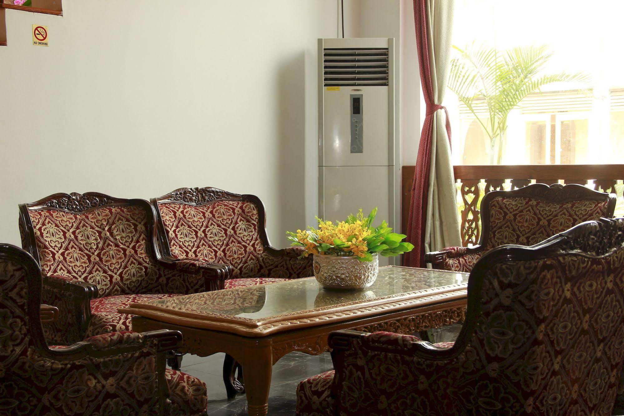 Raza Gyo Hotel Bagan Buitenkant foto