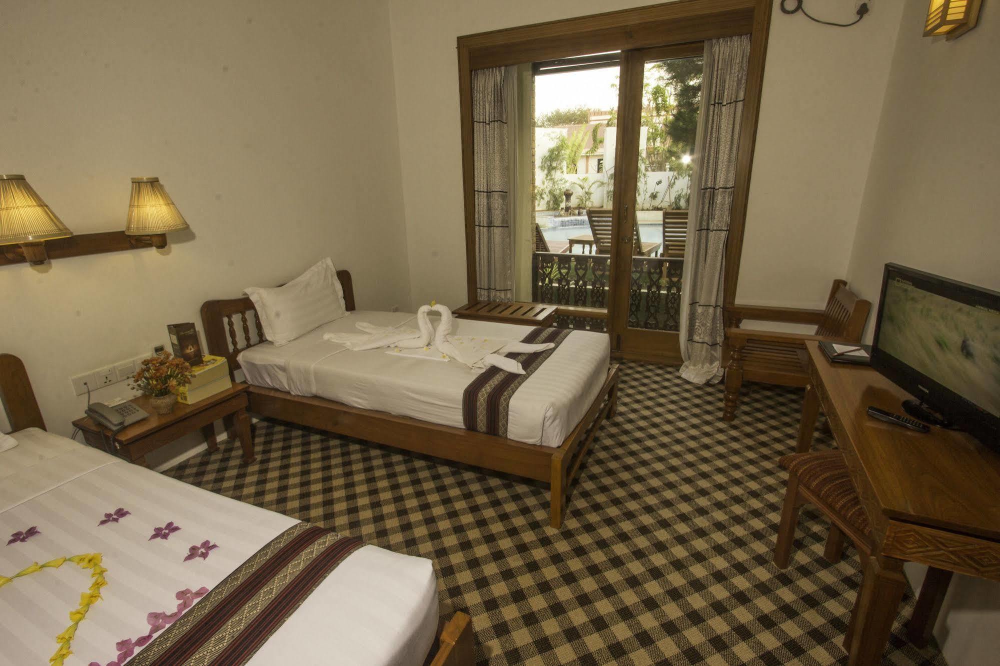 Raza Gyo Hotel Bagan Buitenkant foto