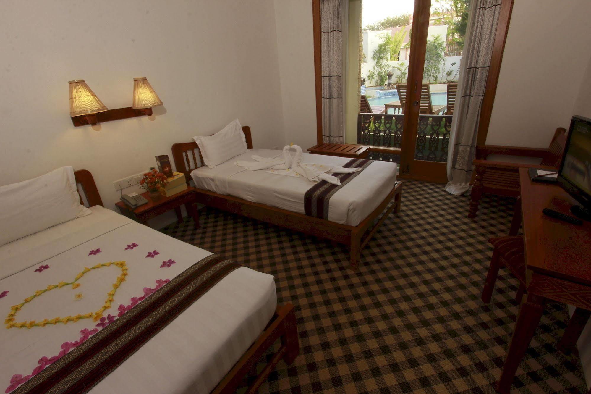 Raza Gyo Hotel Bagan Buitenkant foto
