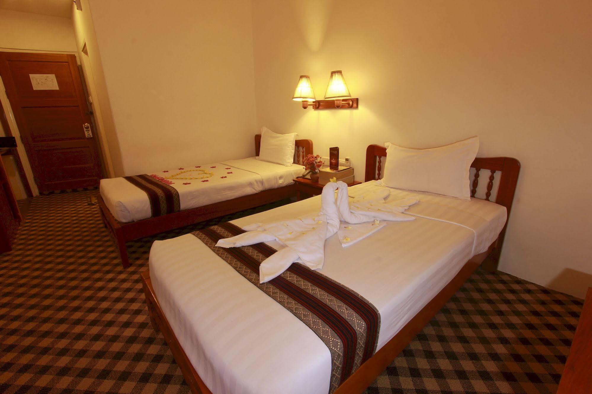 Raza Gyo Hotel Bagan Buitenkant foto
